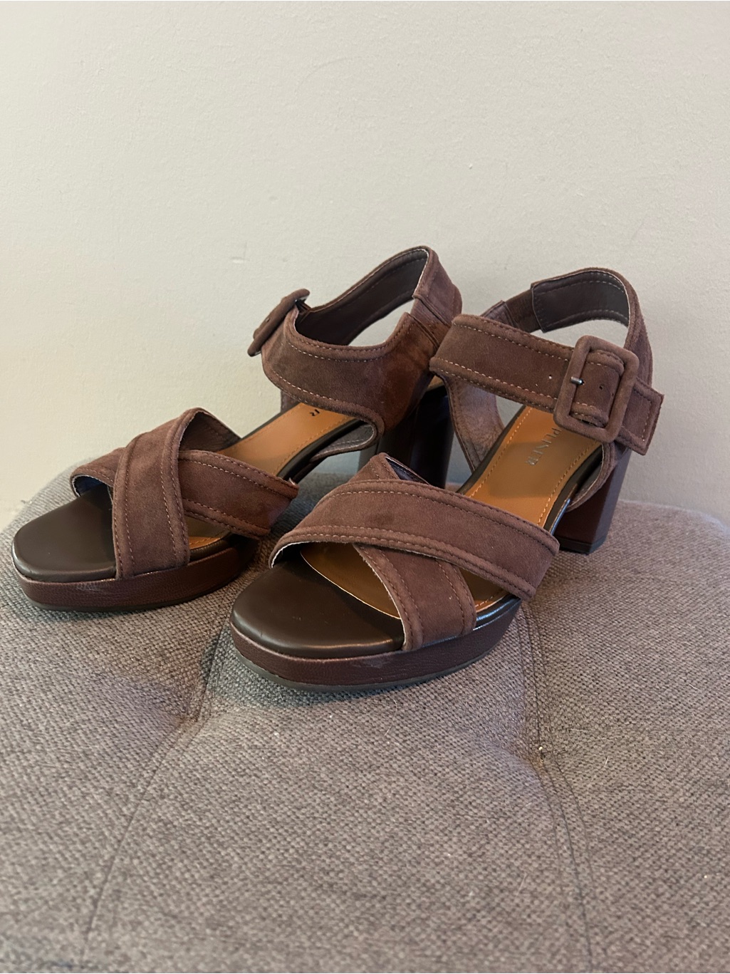 Donald J Pliner Geni Brown Suede Block Heel Sandals Womens 8m